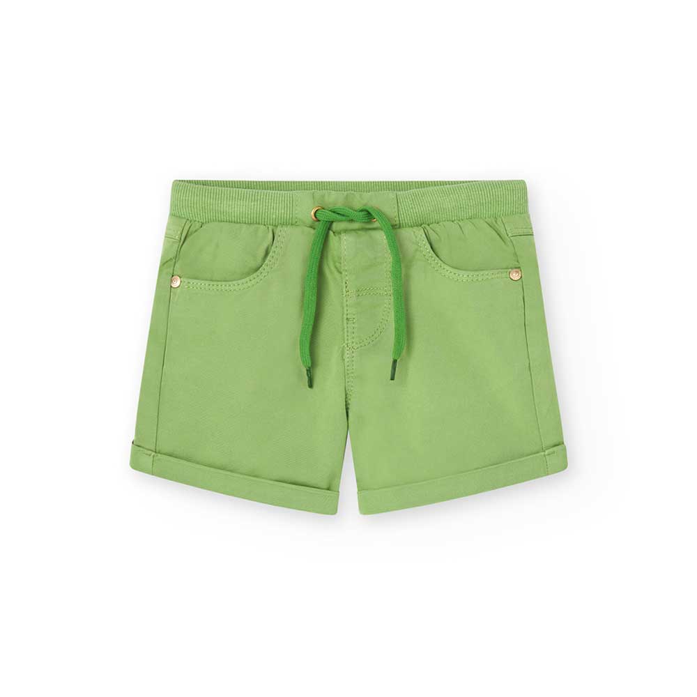 
Shorts aus der Boboli Kinderbekleidungslinie, mit Kordelzug in der Taille und Seitentaschen.

 
...