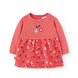Abito in maglia rosa con dettagli floreali per bambina.