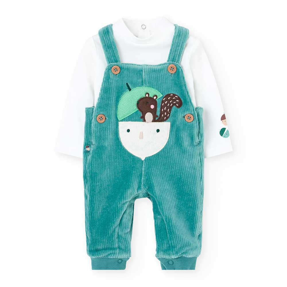 
Latzhose aus der Kinderbekleidungslinie Boboli, aus Cord mit aufgestickten Eicheln auf der Vorde...