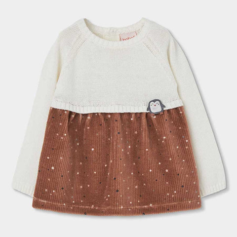 Strick- und Samtkleid