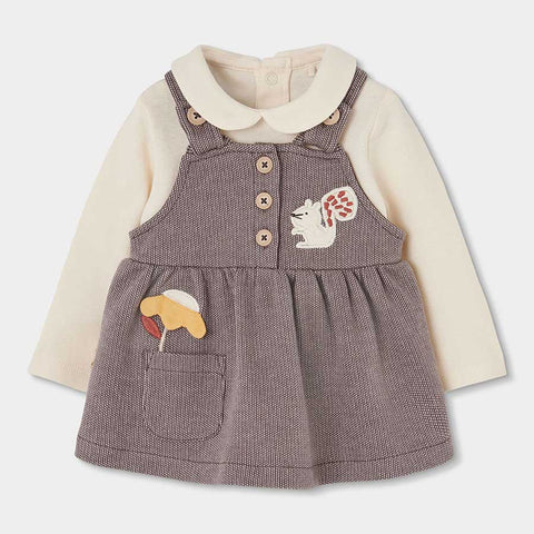 Latzhosenkleid mit Pullover