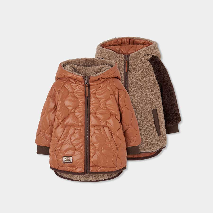 Composizione: Esterno: 100% poliestere Imbottitura: 100% poliestere

Lavare in lavatrice a una te...
