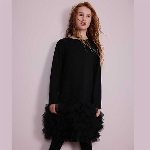 STRICKKLEID MIT RÜSCHEN