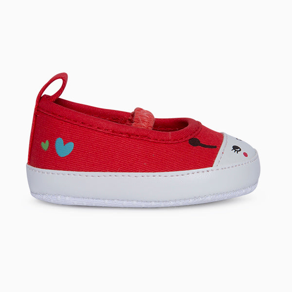 
  Schuhe aus der Tuc Tuc Kinderkleidungslinie mit niedlichen Stickereien auf der Vorderseite.
