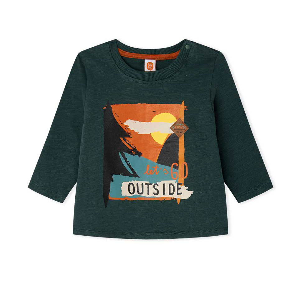 
T-Shirt aus der Tuc Tuc Children's Clothing Line, mit Aufdruck auf der Vorderseite und Druckknöp...