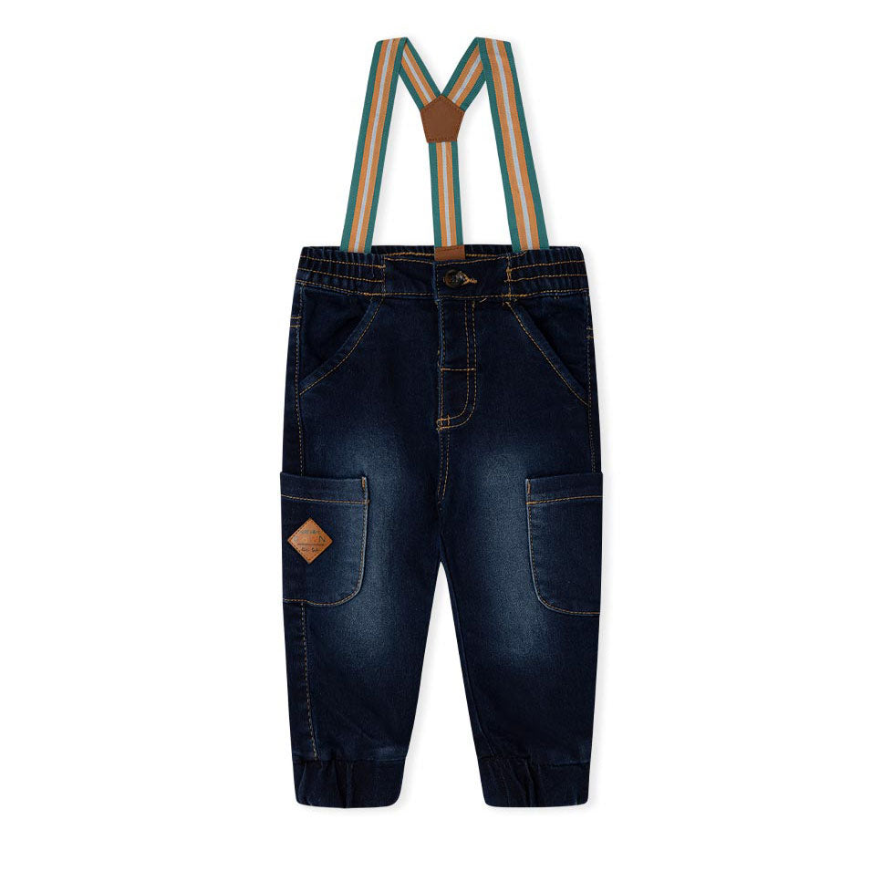 
Jeanshose aus der Tuc Tuc Children's Clothing Line, mit Gummizug unten und farbigen Hosenträgern...