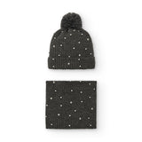 MÜTZE UND STRICKSCHAL