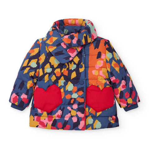 Giacchino piumino per bambina con fantasia colorata e tasche a forma di cuore.