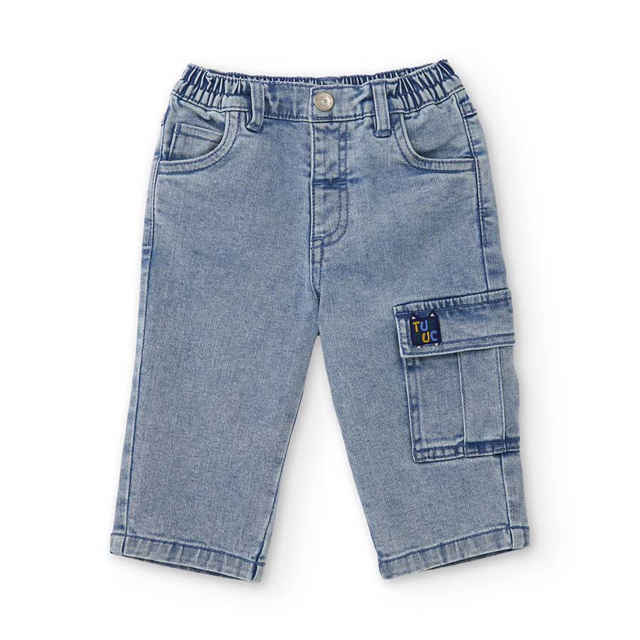 Questi pantaloni cargo corti sono perfetti per accompagnare i tuoi bimbi nelle loro avventure quo...