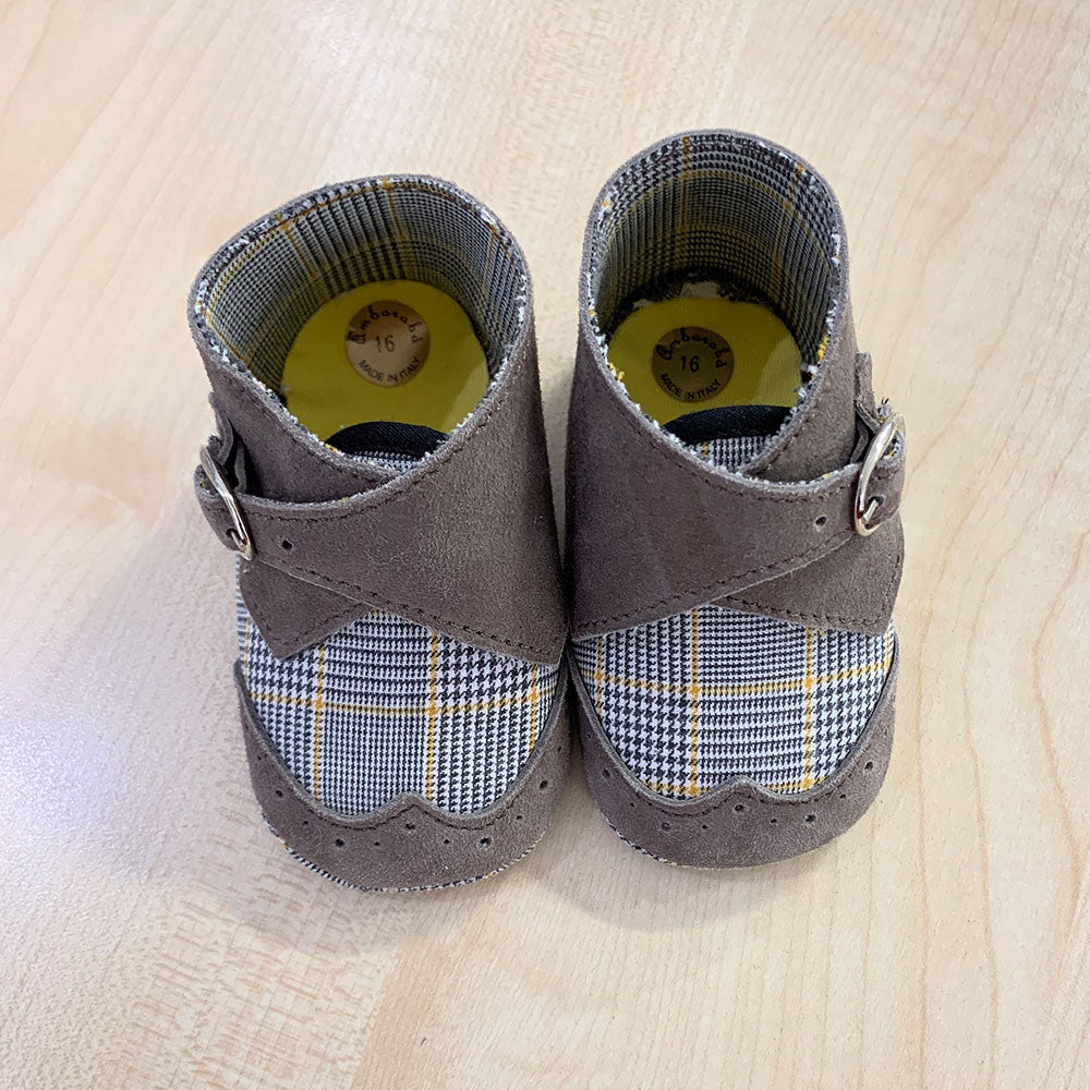 
  Schuhe aus der Ambarabà Kinderkleidungslinie, aus sehr weichen Materialien und
  mit Handwerks...