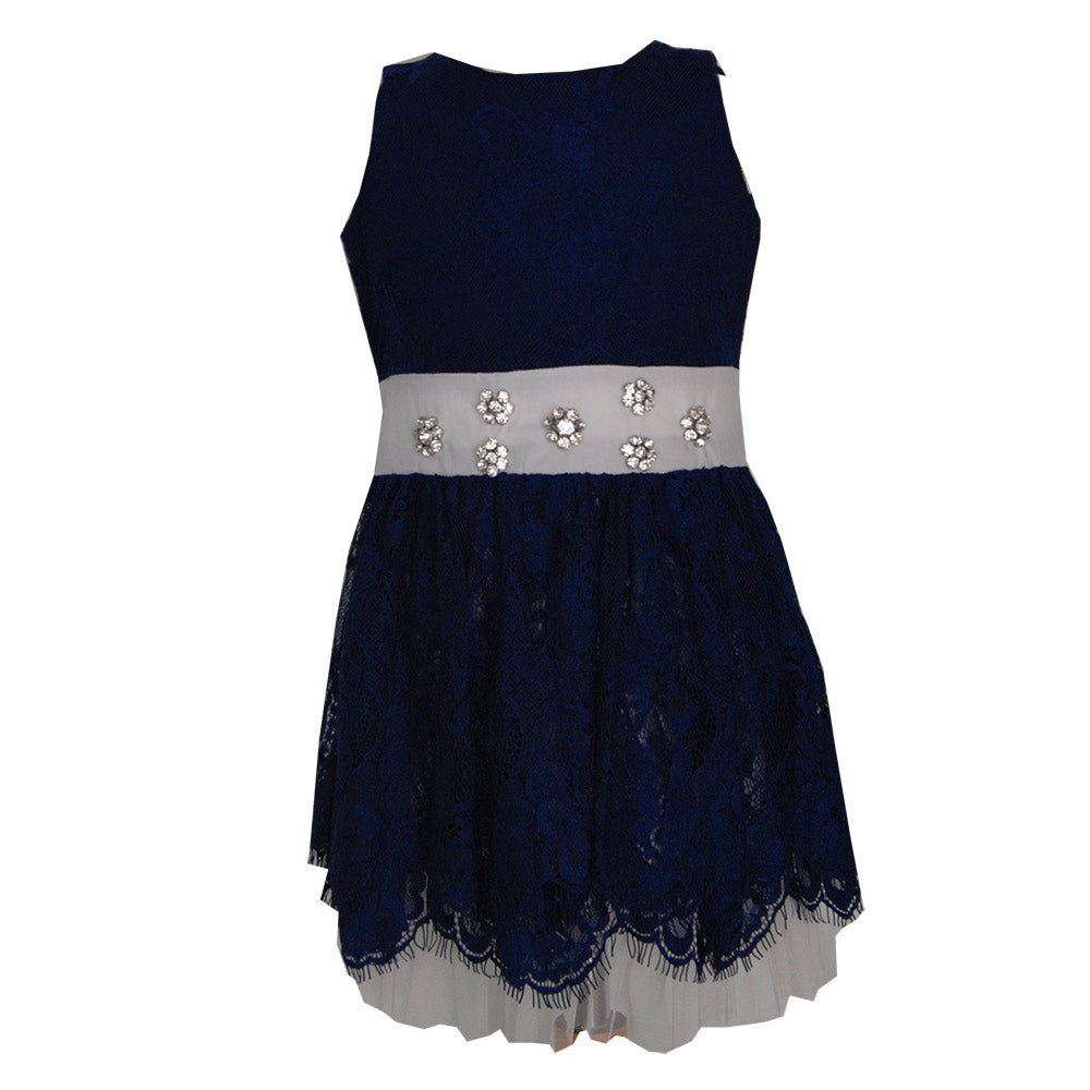 
  Elegantes Kleid aus der Fracomina Mini Kinderkleidungslinie; Modell ohne
  Ärmel und runder Au...